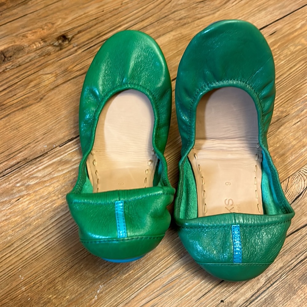 Tieks Clover Green Leather Flats - Picture 2 of 7
